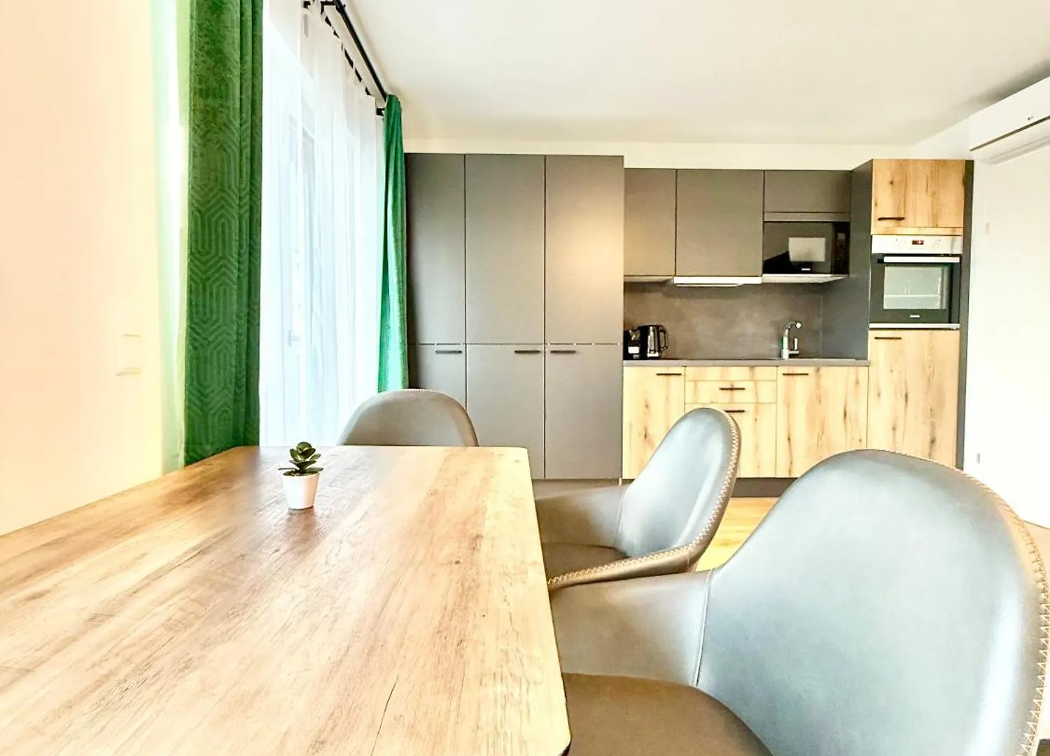 Apartment Mit Balkon Und Parkplatz Vídeň